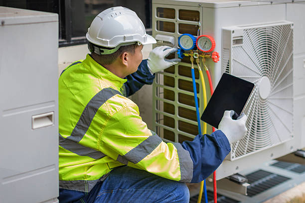 Professional Hvac technician working in Devault, PA
